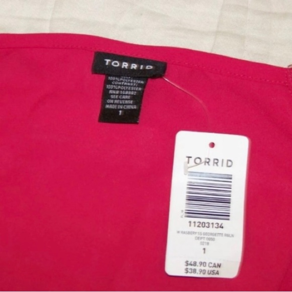 NWT Torrid Raspberry Pink Georgette Raglan Blouse - Picture 2 of 3